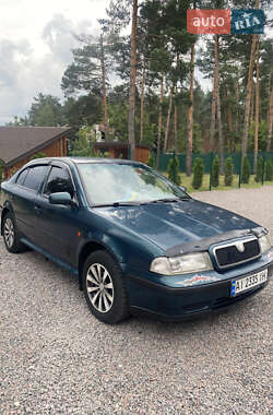 Ліфтбек Skoda Octavia 1998 в 