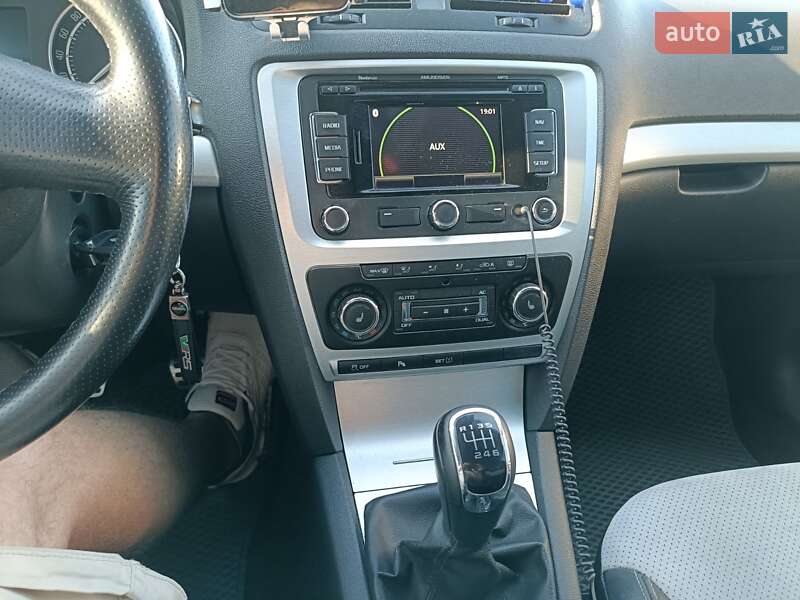Универсал Skoda Octavia 2010 в Виннице