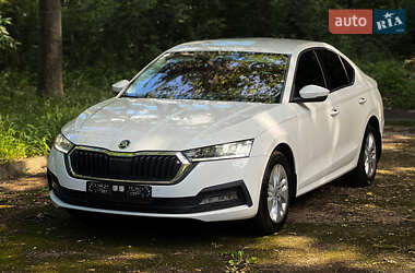Лифтбек Skoda Octavia 2021 в Львове
