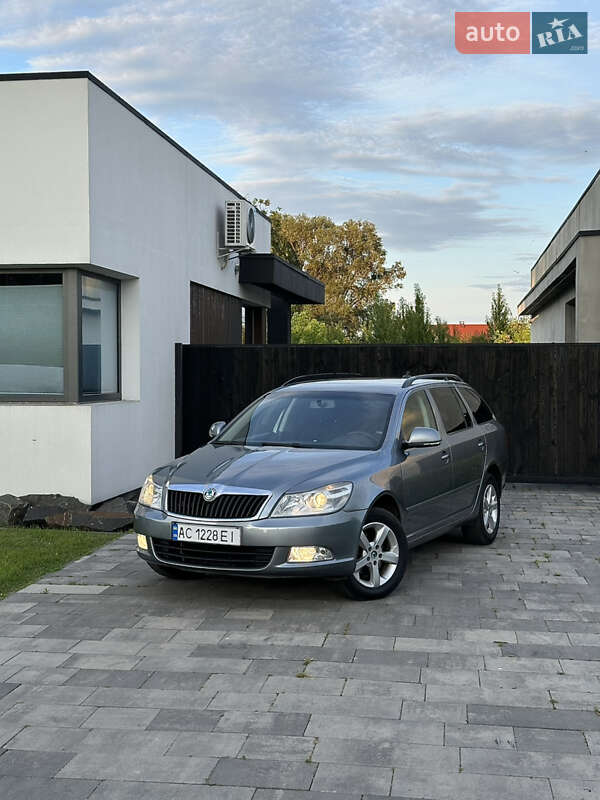 Универсал Skoda Octavia 2012 в Нововолынске
