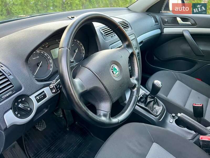Лифтбек Skoda Octavia 2008 в Полтаве