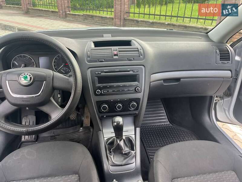 Лифтбек Skoda Octavia 2008 в Сарнах