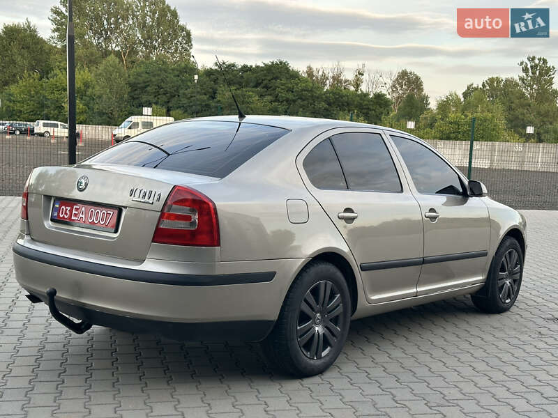 Лифтбек Skoda Octavia 2004 в Нововолынске