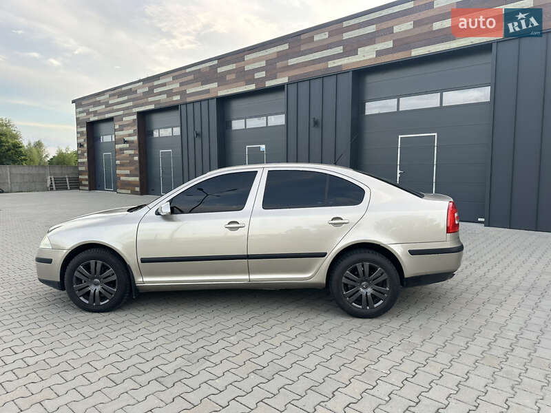 Лифтбек Skoda Octavia 2004 в Нововолынске