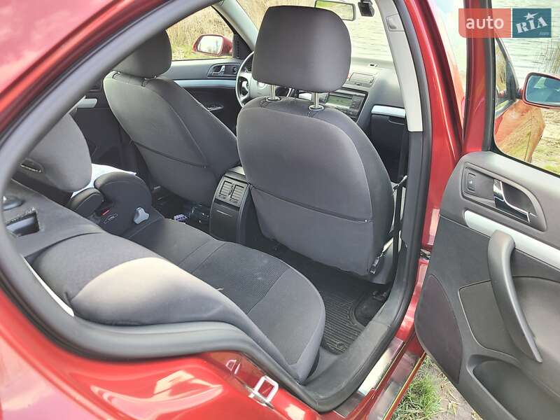 Лифтбек Skoda Octavia 2008 в Новомосковске