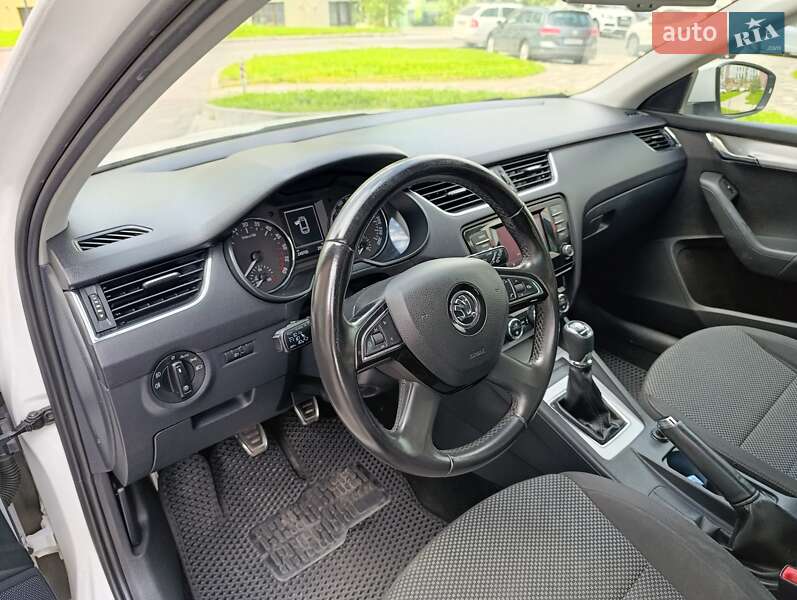 Универсал Skoda Octavia 2014 в Ровно
