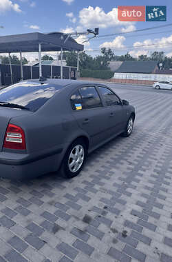 Лифтбек Skoda Octavia 2002 в 