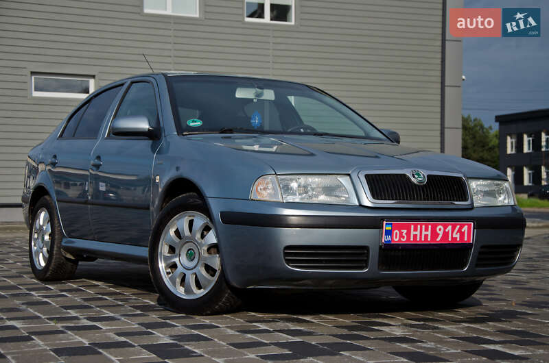 Лифтбек Skoda Octavia 2004 в Сарнах