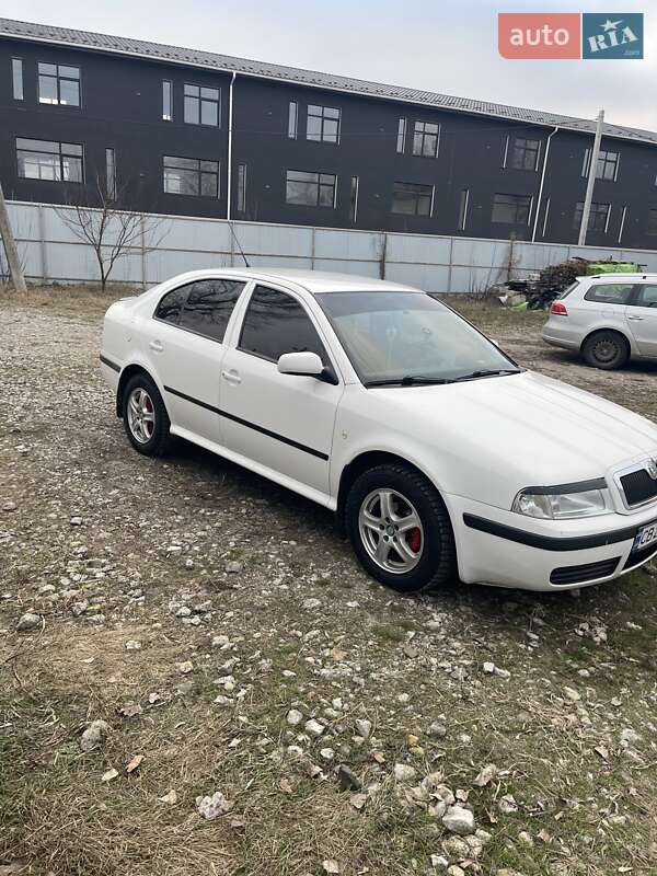 Ліфтбек Skoda Octavia 2006 в Чернігові