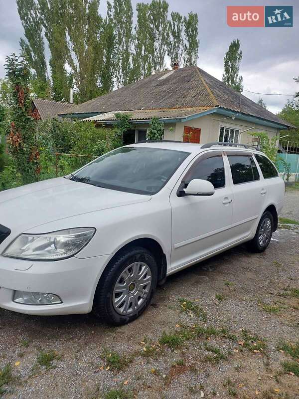 Универсал Skoda Octavia 2011 в Саврани