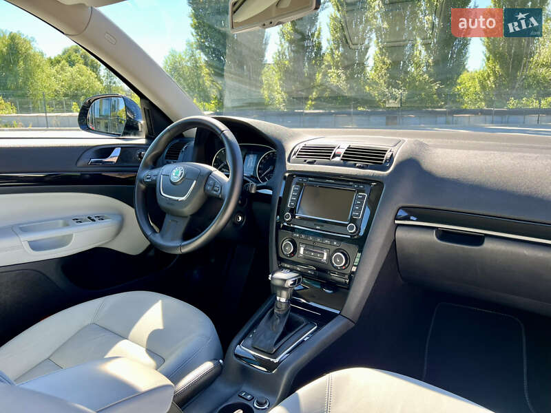 Универсал Skoda Octavia 2012 в Ровно