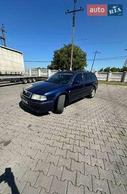 Універсал Skoda Octavia 2002 в Чернівцях