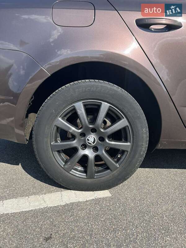 Лифтбек Skoda Octavia 2014 в Кропивницком