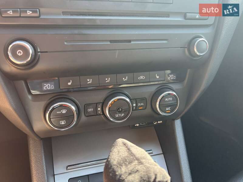 Лифтбек Skoda Octavia 2014 в Кропивницком