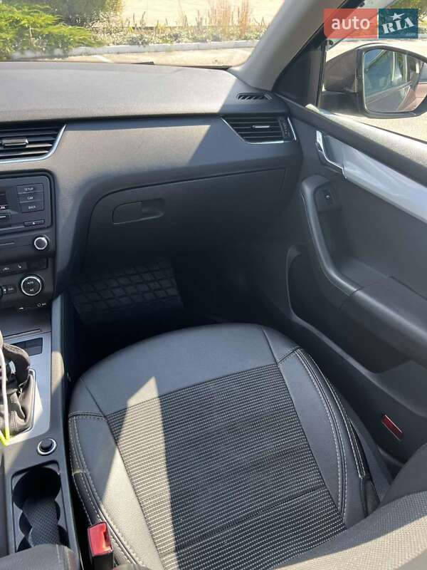 Лифтбек Skoda Octavia 2014 в Кропивницком