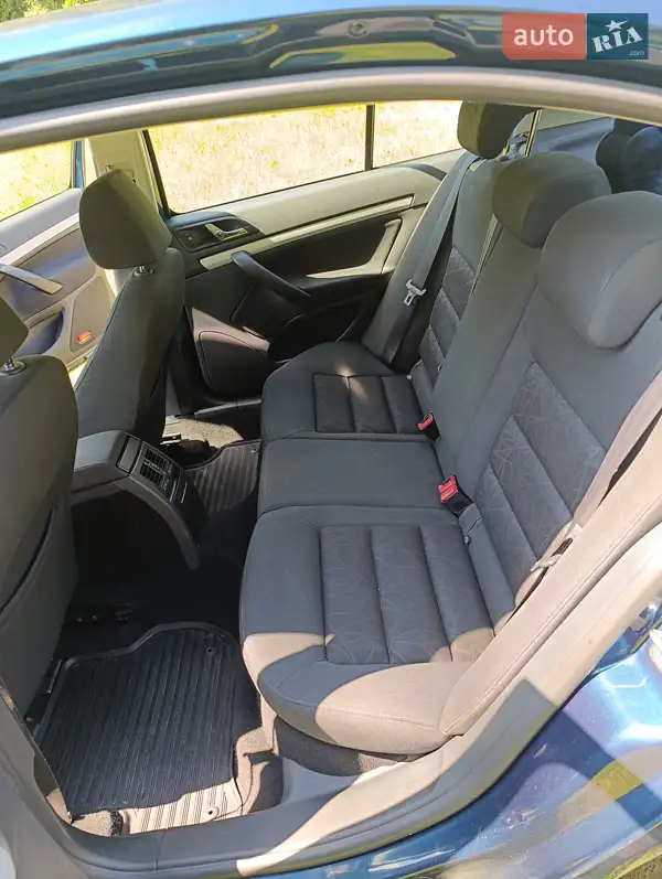 Skoda Octavia 2011 VIN TMBCM61Z4C2071468 фото оголошення 6 з 46