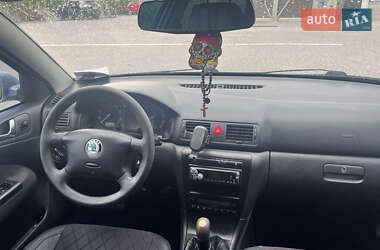 Лифтбек Skoda Octavia 2003 в 
