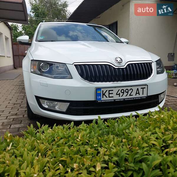 Універсал Skoda Octavia 2015 в Дніпрі