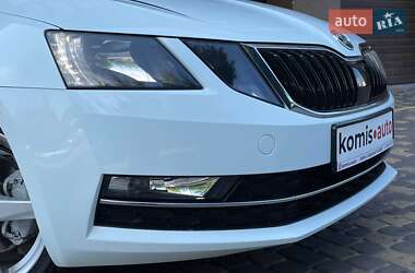 Універсал Skoda Octavia 2018 в  фото 34 Універсал Skoda Octavia 2018 в
