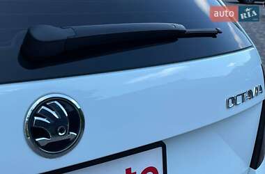 Універсал Skoda Octavia 2018 в  фото 43 Універсал Skoda Octavia 2018 в