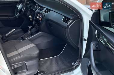 Універсал Skoda Octavia 2018 в  фото 77 Універсал Skoda Octavia 2018 в