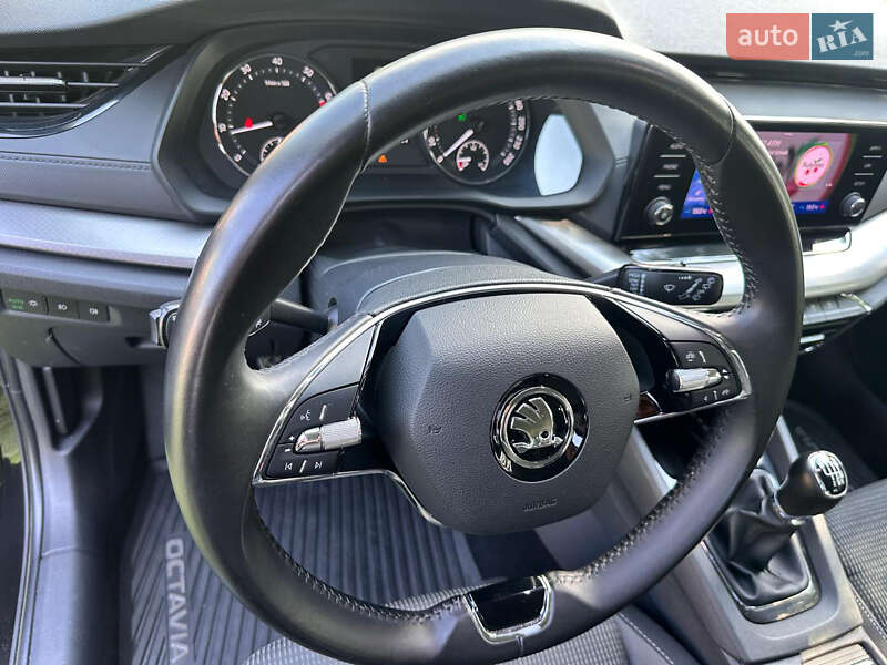 Ліфтбек Skoda Octavia 2021 в Чернівцях