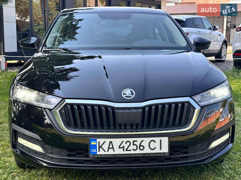 Ліфтбек Skoda Octavia 2021 в Чернівцях
