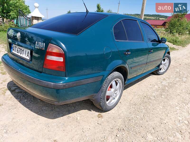 Лифтбек Skoda Octavia 2000 в Надворной