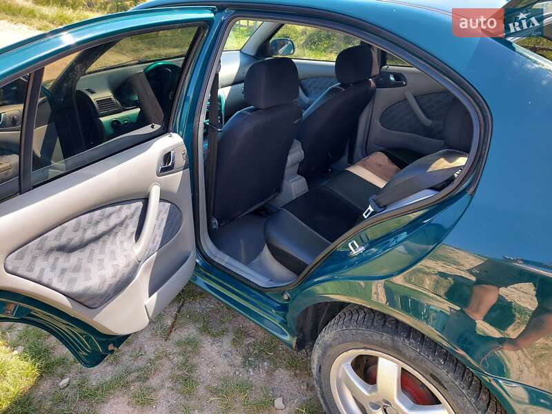 Лифтбек Skoda Octavia 2000 в Надворной