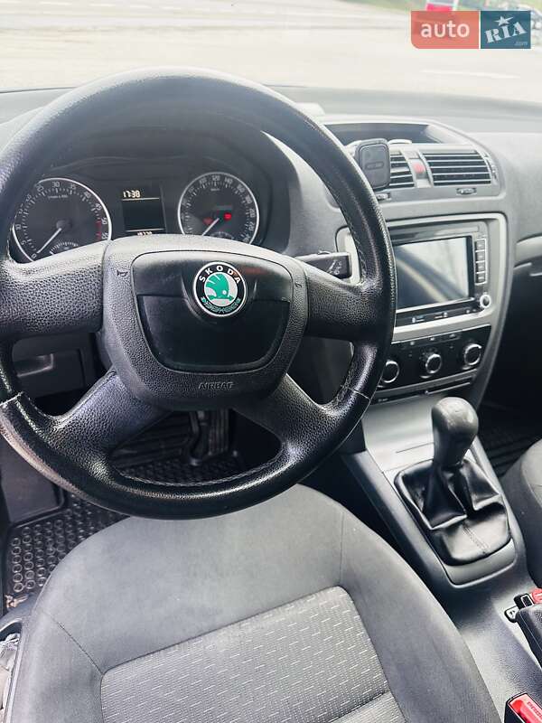 Універсал Skoda Octavia 2012 в Чернівцях