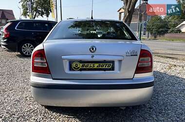 Лифтбек Skoda Octavia 2010 в 
