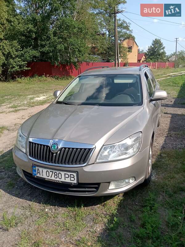 Универсал Skoda Octavia 2012 в Вышгороде