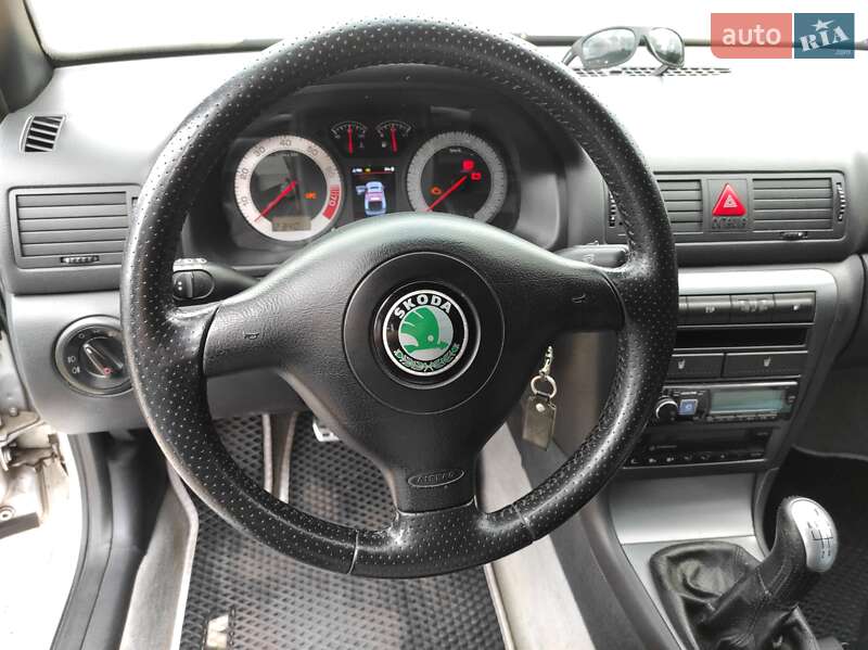 Лифтбек Skoda Octavia 2002 в Днепре