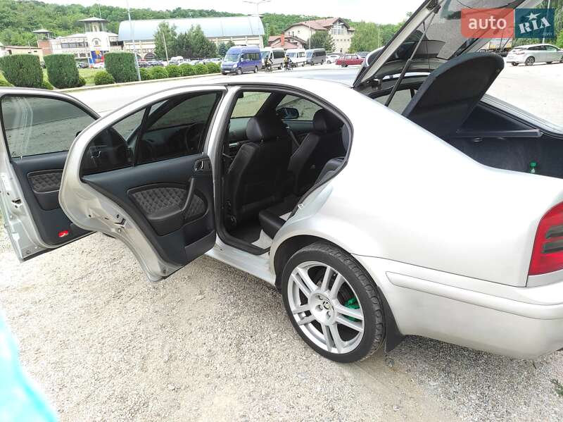 Лифтбек Skoda Octavia 2002 в Днепре