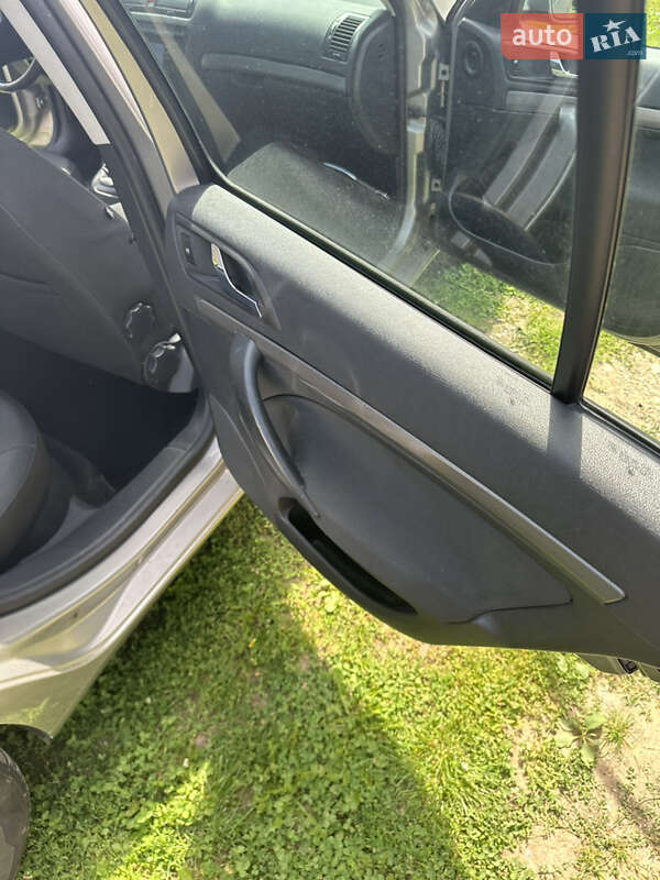 Універсал Skoda Octavia 2006 в Косові фото 16 Універсал Skoda Octavia 2006 в Косові