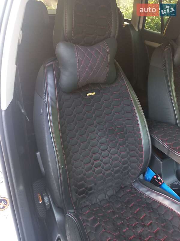 Универсал Skoda Octavia 2014 в Ильинцах