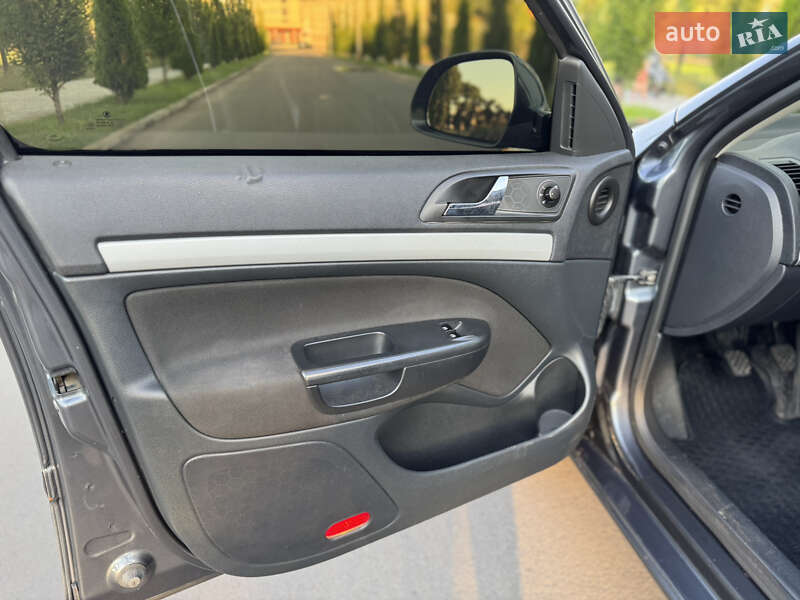 Лифтбек Skoda Octavia 2012 в Киеве