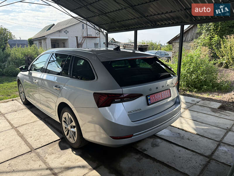 Универсал Skoda Octavia 2022 в Киеве