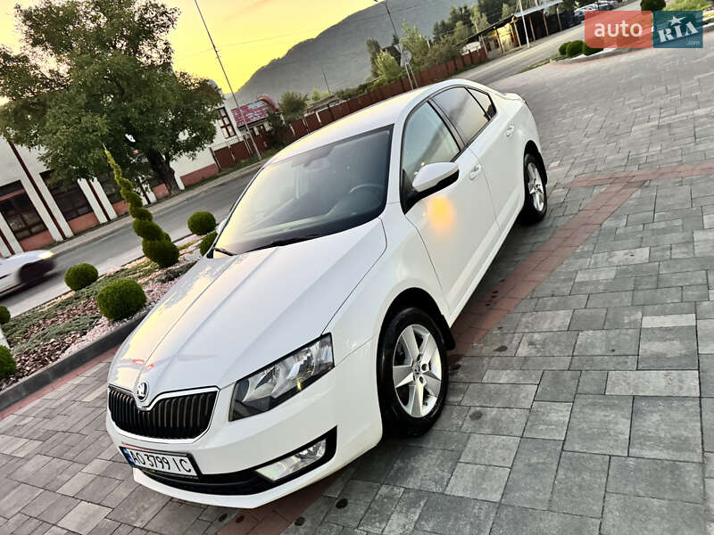Ліфтбек Skoda Octavia 2015 в Хусті
