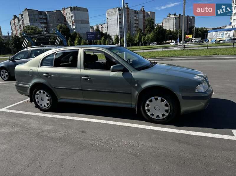 Ліфтбек Skoda Octavia 2002 в Чернігові