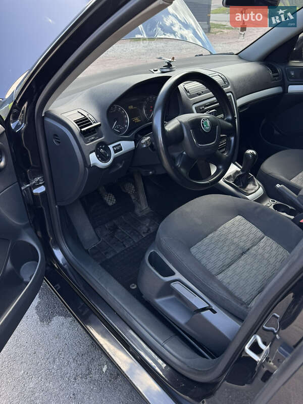 Лифтбек Skoda Octavia 2010 в Житомире