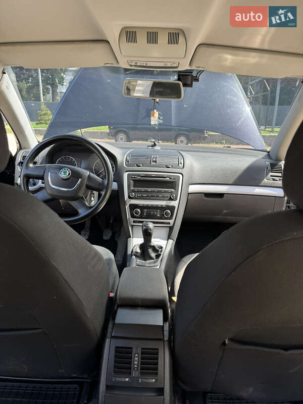 Лифтбек Skoda Octavia 2010 в Житомире