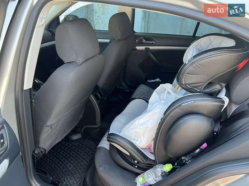 Лифтбек Skoda Octavia 2012 в Львове