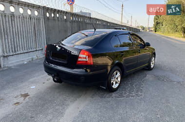 Лифтбек Skoda Octavia 2005 в 