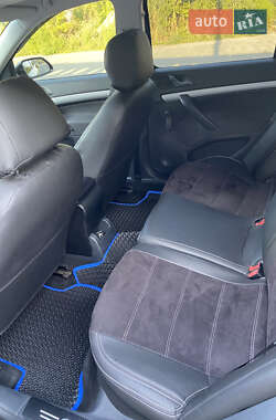 Лифтбек Skoda Octavia 2005 в 