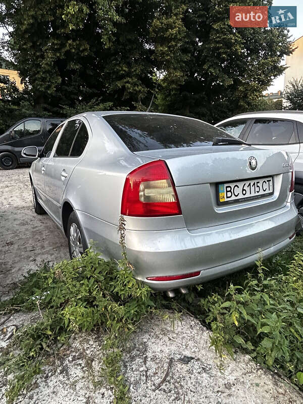 Лифтбек Skoda Octavia 2010 в Львове