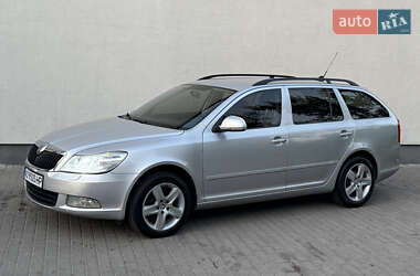 Універсал Skoda Octavia 2012 в Ужгороді