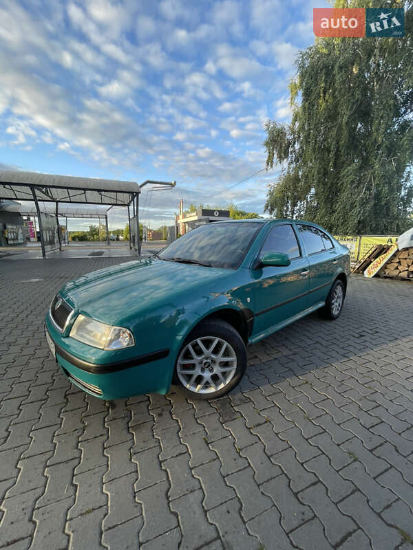 Ліфтбек Skoda Octavia 2002 в Чернівцях фото 2 Ліфтбек Skoda Octavia 2002 в Чернівцях
