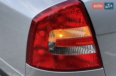 Лифтбек Skoda Octavia 2006 в 