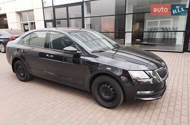 Лифтбек Skoda Octavia 2017 в Хмельницком